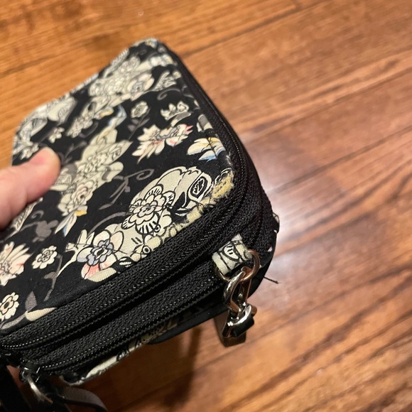 Vera Bradley RFID Zip Around Wallet Black Floral Women Size 6.5 x 4 - Picture 11 of 11
